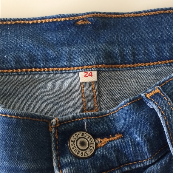 Levi shorts - Picture 2 of 3